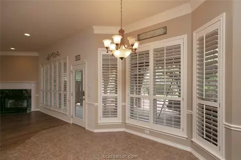 3927 Park Hurst Dr, Bryan, TX 77802 photo 13