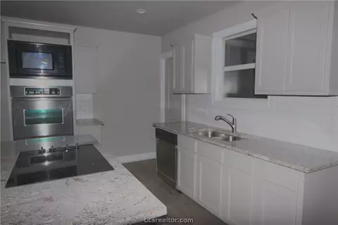 1208 E 30th St, Bryan, TX 77802 photo 3