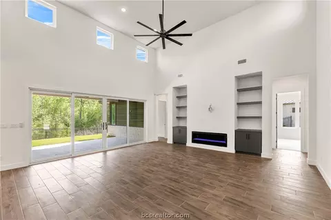 3625 River Birch Cir, Bryan, TX 77807 photo 4