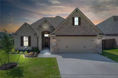 5116 Maroon Creek Dr, Bryan, TX 77802 photo 2