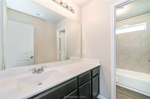 990 Crossing Dr, Bryan, TX 77803 photo 27
