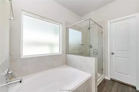 990 Crossing Dr, Bryan, TX 77803 photo 23