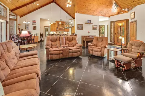 9191 Hensarling Ln, Bryan, TX 77808 photo 9