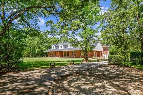 9191 Hensarling Ln, Bryan, TX 77808 photo 2