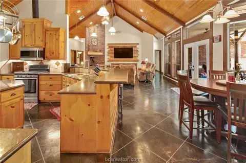 9191 Hensarling Ln, Bryan, TX 77808 photo 14