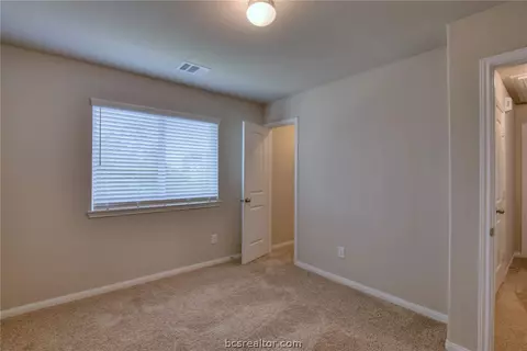 994 Crossing Dr, Bryan, TX 77803 photo 16