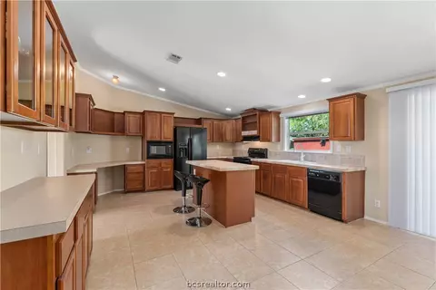 5520 Wellhead Ln, Bryan, TX 77808 photo 6