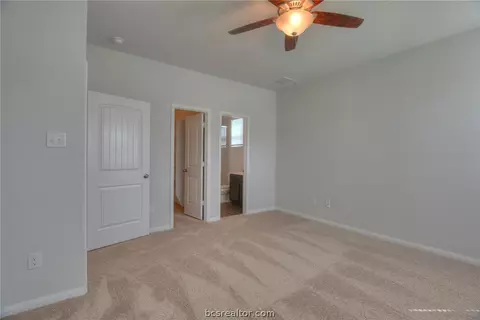 978 Crossing Dr, Bryan, TX 77803 photo 7