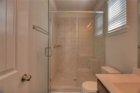 978 Crossing Dr, Bryan, TX 77803 photo 8