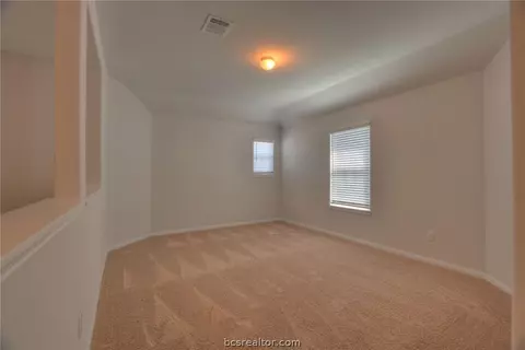 978 Crossing Dr, Bryan, TX 77803 photo 13