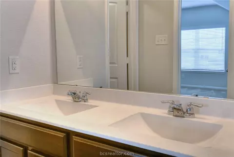 988 Crossing Dr, Bryan, TX 77803 photo 21