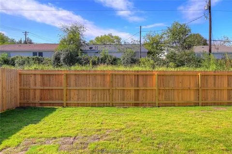 988 Crossing Dr, Bryan, TX 77803 photo 24