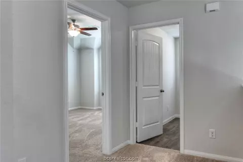 988 Crossing Dr, Bryan, TX 77803 photo 15