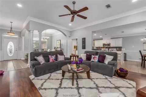 5204 Draycott Ct, Bryan, TX 77802 photo 9