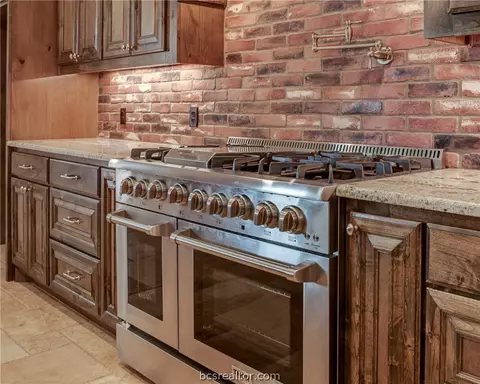 3912 Austins Estates Dr, Bryan, TX 77808 photo 17