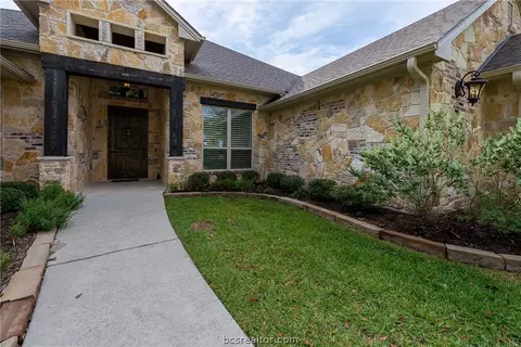 3912 Austins Estates Dr, Bryan, TX 77808 photo 3