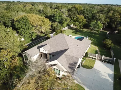 3912 Austins Estates Dr, Bryan, TX 77808 photo 1