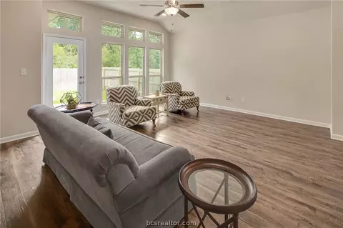 2111 Stubbs Dr, Bryan, TX 77807 photo 15