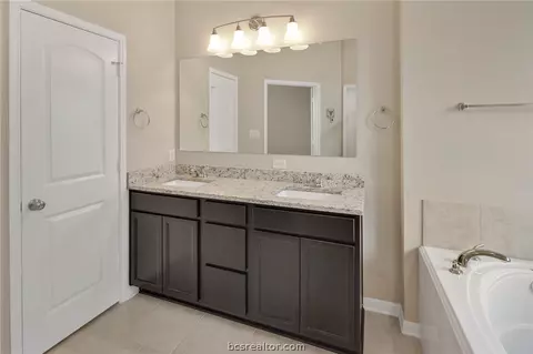 2111 Stubbs Dr, Bryan, TX 77807 photo 24