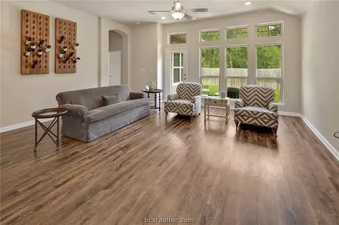 2111 Stubbs Dr, Bryan, TX 77807 photo 13