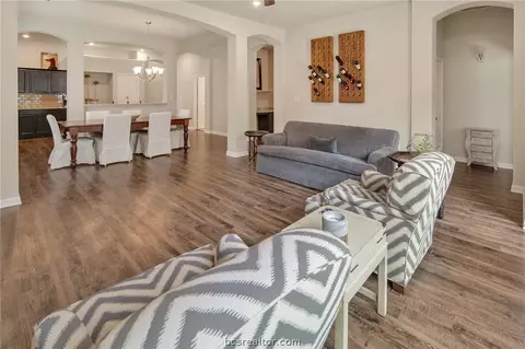 2111 Stubbs Dr, Bryan, TX 77807 photo 17
