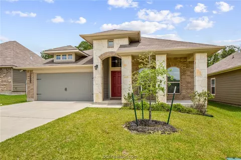 2111 Stubbs Dr, Bryan, TX 77807 photo 2
