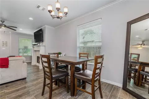 1106 E 27th St, Bryan, TX 77803 photo 6