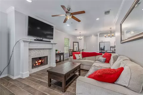 1106 E 27th St, Bryan, TX 77803 photo 5