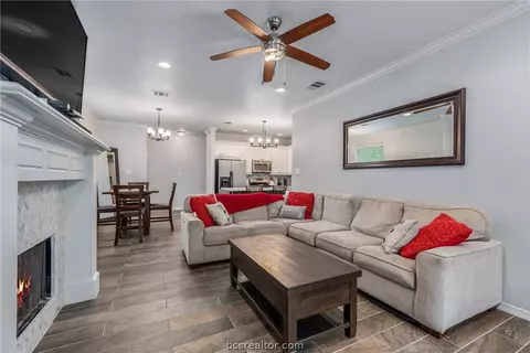 1106 E 27th St, Bryan, TX 77803 photo 4