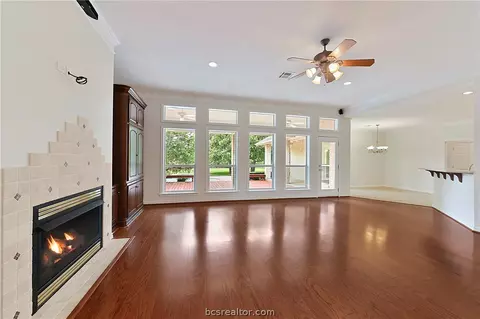 5802 Easterling Dr, Bryan, TX 77808 photo 8