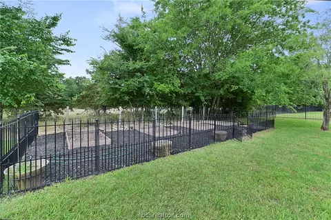 5802 Easterling Dr, Bryan, TX 77808 photo 43