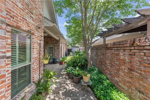 1322 Lyndhurst Dr, Bryan, TX 77802 photo 26