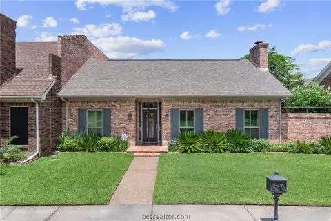 1322 Lyndhurst Dr, Bryan, TX 77802 photo 1
