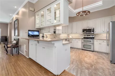 1322 Lyndhurst Dr, Bryan, TX 77802 photo 9