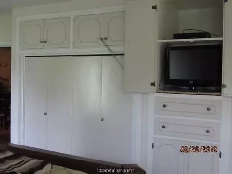 805 E Wharton St, Calvert, TX 77837 photo 11