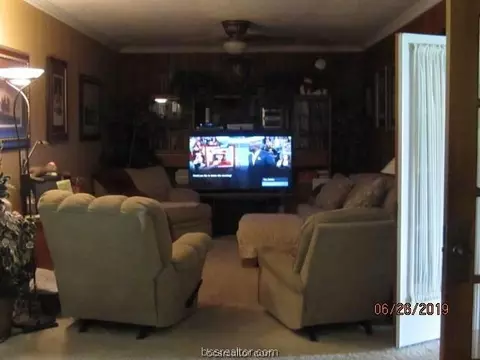 805 E Wharton St, Calvert, TX 77837 photo 7