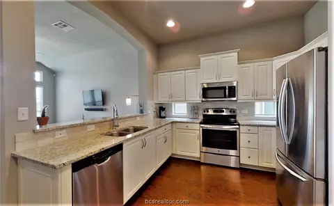 2016 Stubbs Dr, Bryan, TX 77807 photo 9