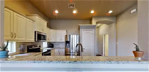 2016 Stubbs Dr, Bryan, TX 77807 photo 12