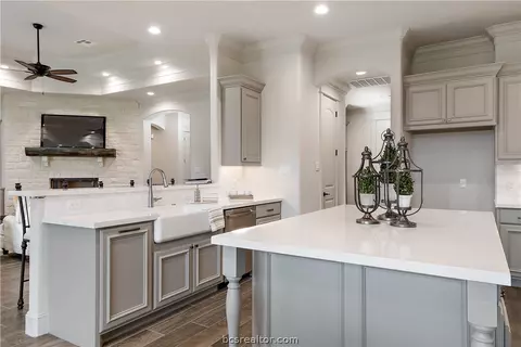 5015 Highline Dr, Bryan, TX 77802 photo 7