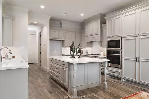 5015 Highline Dr, Bryan, TX 77802 photo 6