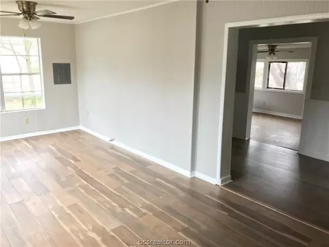 1406 E 25th St, Bryan, TX 77803 photo 5