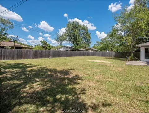 2811 Hillside Dr, Bryan, TX 77802 photo 24