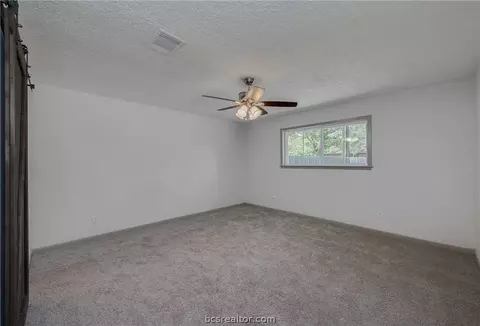 2811 Hillside Dr, Bryan, TX 77802 photo 17