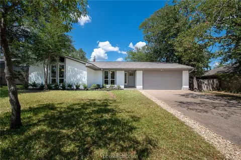 2811 Hillside Dr, Bryan, TX 77802 photo 1