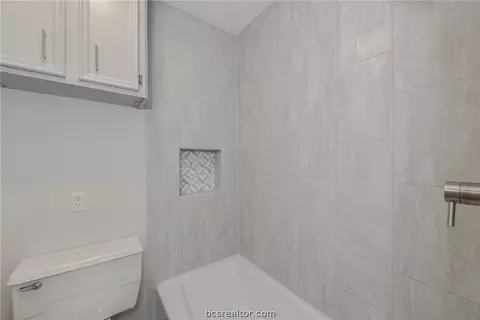2811 Hillside Dr, Bryan, TX 77802 photo 20