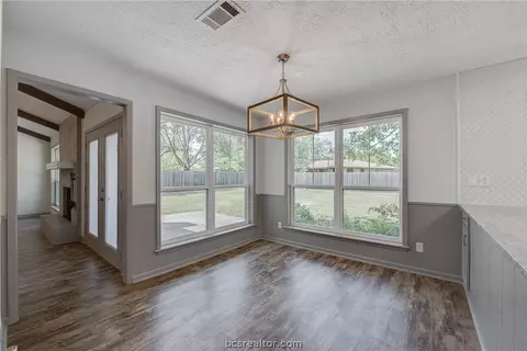 2811 Hillside Dr, Bryan, TX 77802 photo 11