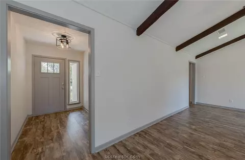 2811 Hillside Dr, Bryan, TX 77802 photo 5