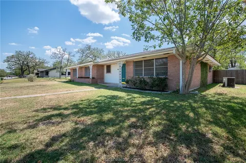 2318 Wayside Dr, Bryan, TX 77802 photo 25