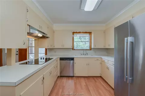 2318 Wayside Dr, Bryan, TX 77802 photo 11