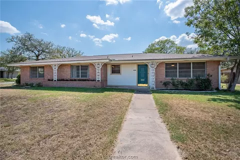 2318 Wayside Dr, Bryan, TX 77802 photo 1